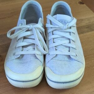 Keens Elsa Light Grey Sneaker 7.5 women's collegiate lace up walking hiking